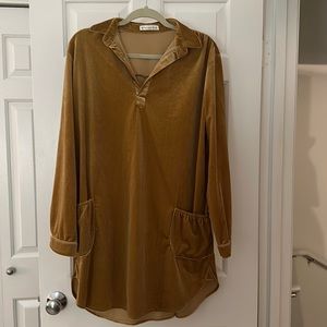 Gold velvet long sleeved tunic